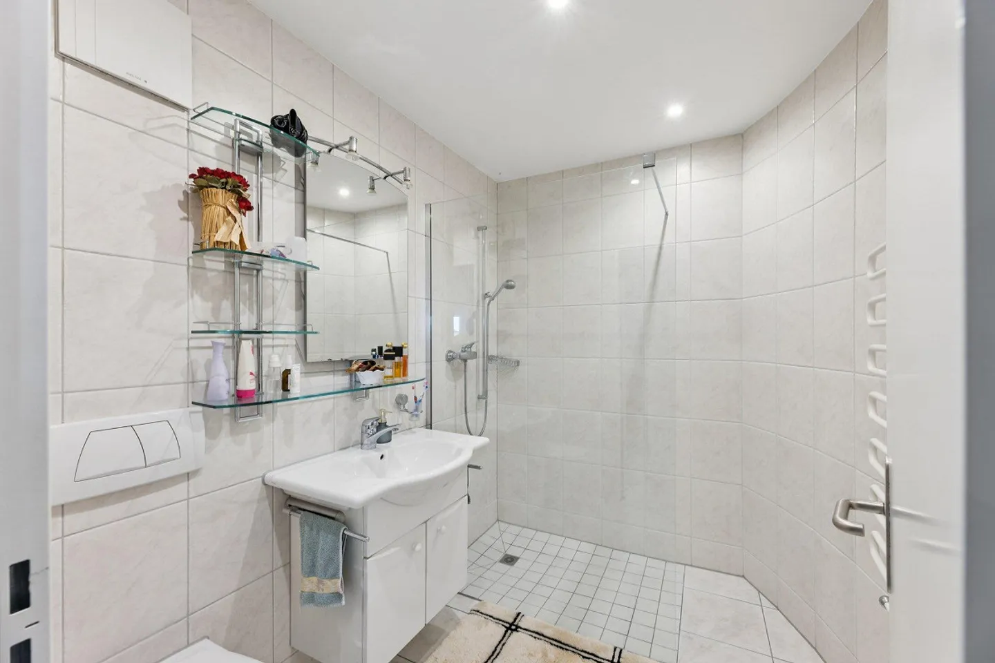 Modern 4.5-room condominium for sale - Photo 8 of 14
