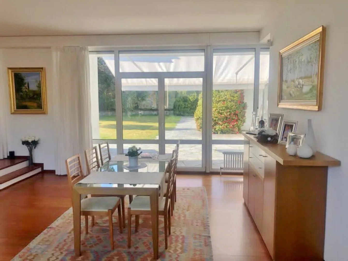 Magnifica villa con piscina interna - Foto 10 di 13