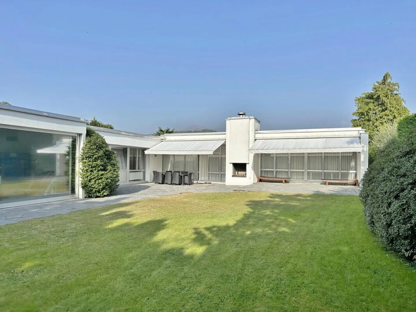 Magnifica villa con piscina interna - Foto 1 di 13