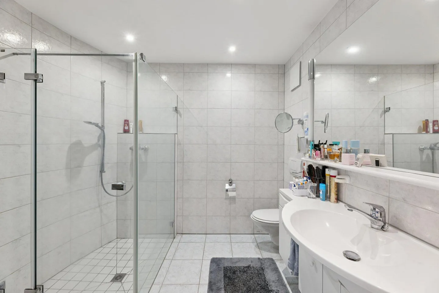 Modern 4.5-room condominium for sale - Photo 11 of 14