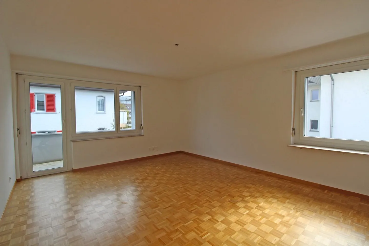 Bell'appartamento di 4.0 stanze con balcone in affitto - Foto 3 di 7