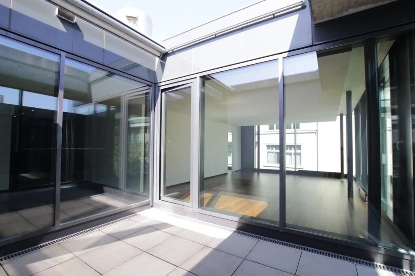 Vie moderne dans un endroit calme - Photo 9 sur 9