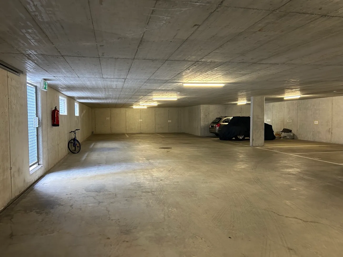 Parking space for rent in garage in Losone - Photo 3 of 6