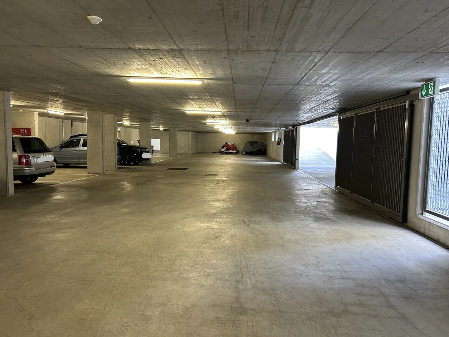 Parking space for rent in garage in Losone - Photo 4 of 6