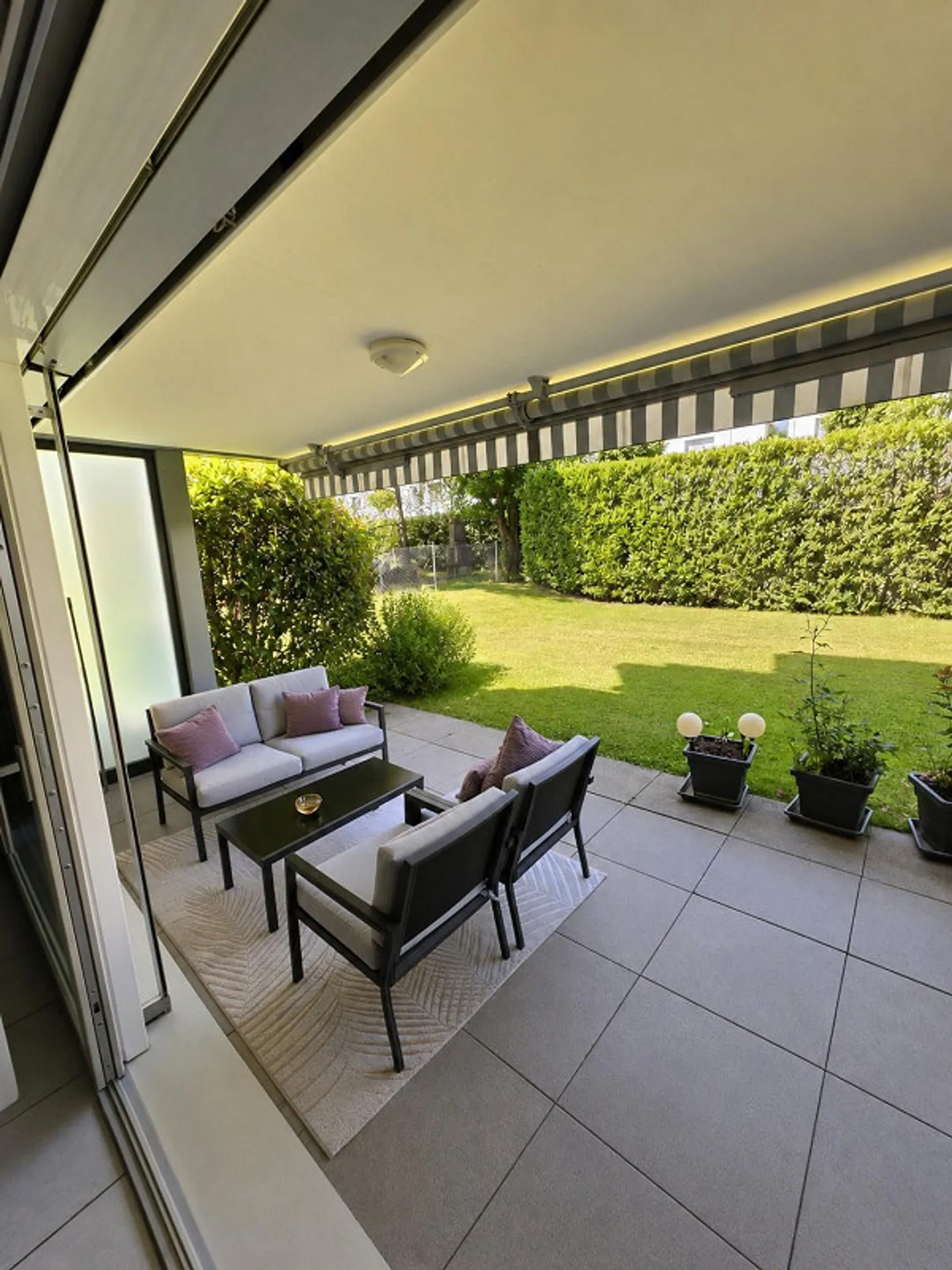 Spacious 4½-Room Garden Apartment - Photo 2 of 9