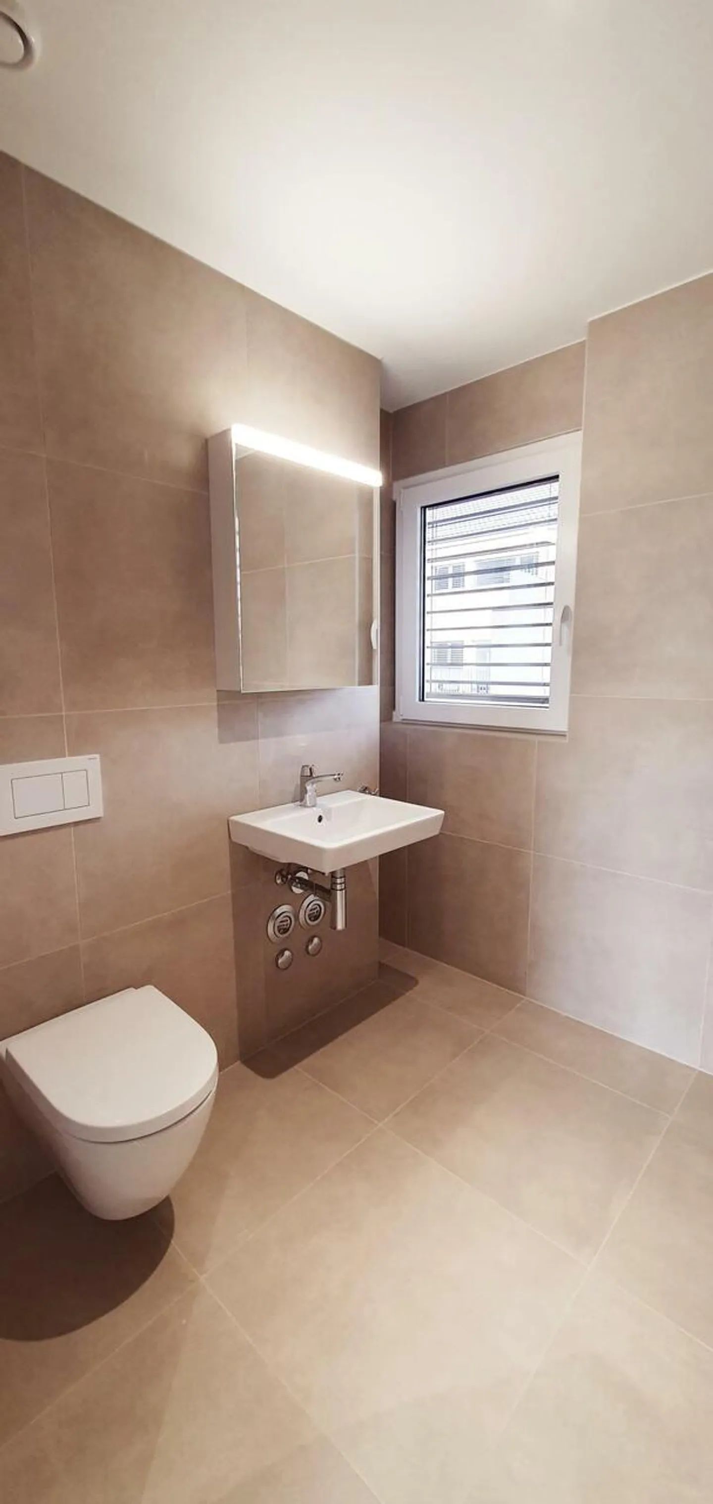 Appartamento moderno a Geneveys - Foto 5 di 8