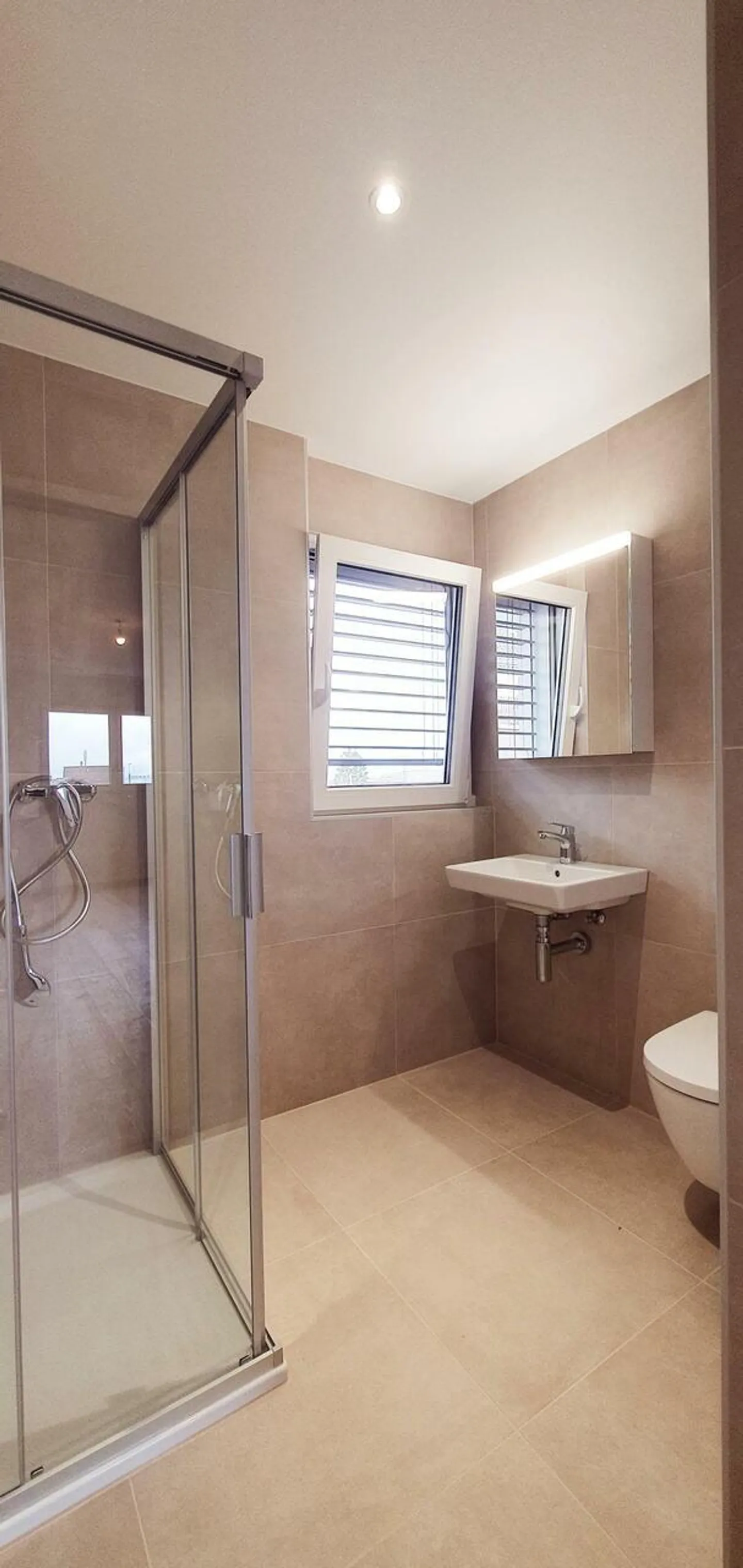 Appartamento moderno a Geneveys - Foto 6 di 8