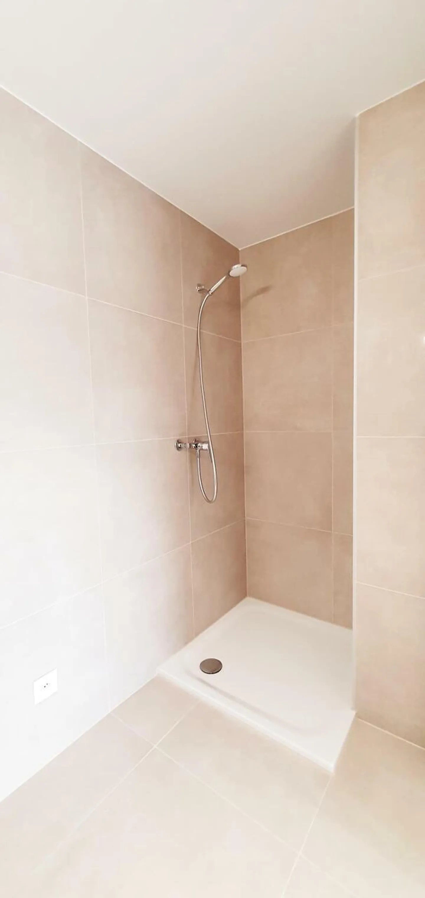 Appartamento moderno a Geneveys - Foto 7 di 8