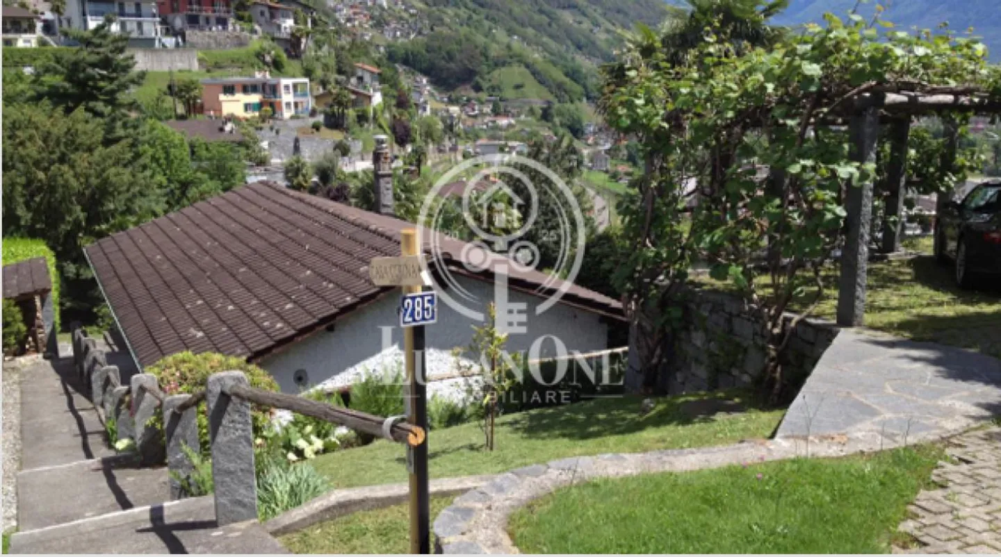 Unique holiday property with dependance, view and privacy - Photo 2 of 6