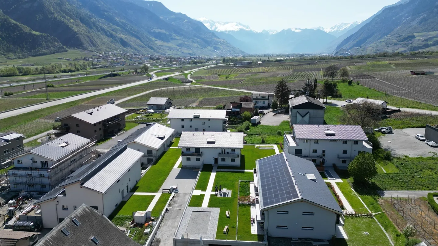 Places de parc extérieures et intérieures à louer - Photo 1 sur 1