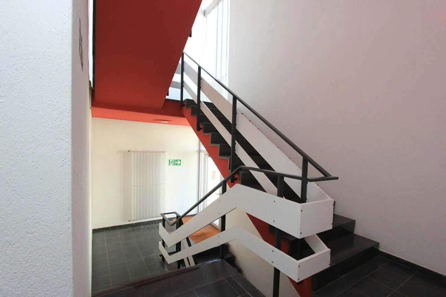 Edificio commerciale e per uffici attraente in posizione privilegiata - Foto 6 di 30
