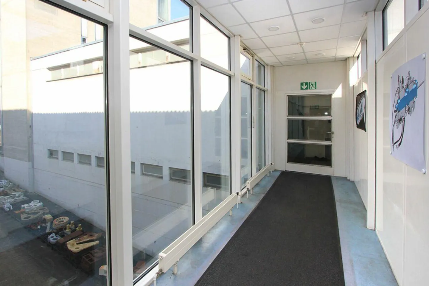 Edificio commerciale e per uffici attraente in posizione privilegiata - Foto 11 di 30