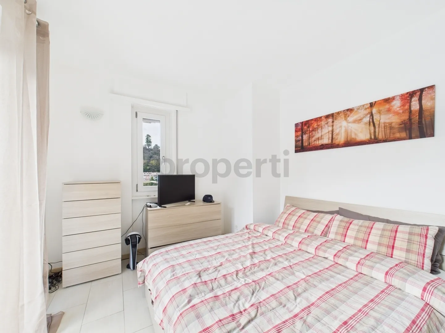 Paradiso – Appartement 2.5 meublé avec place de parking, excellent investissement... - Photo 4 sur 9