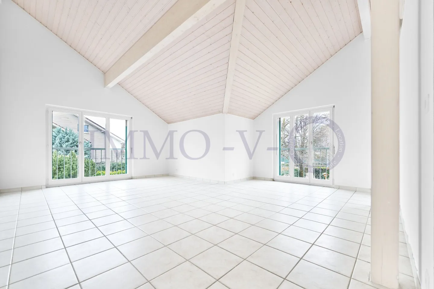 SPAZIOSO DUPLEX CON POSIZIONE IDEALE - Foto 1 di 8