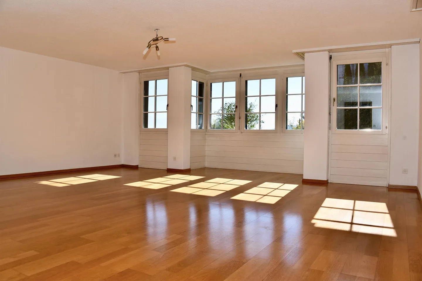 Einmaliges Wohnhaus mit toller Aussicht - Foto 1 von 25