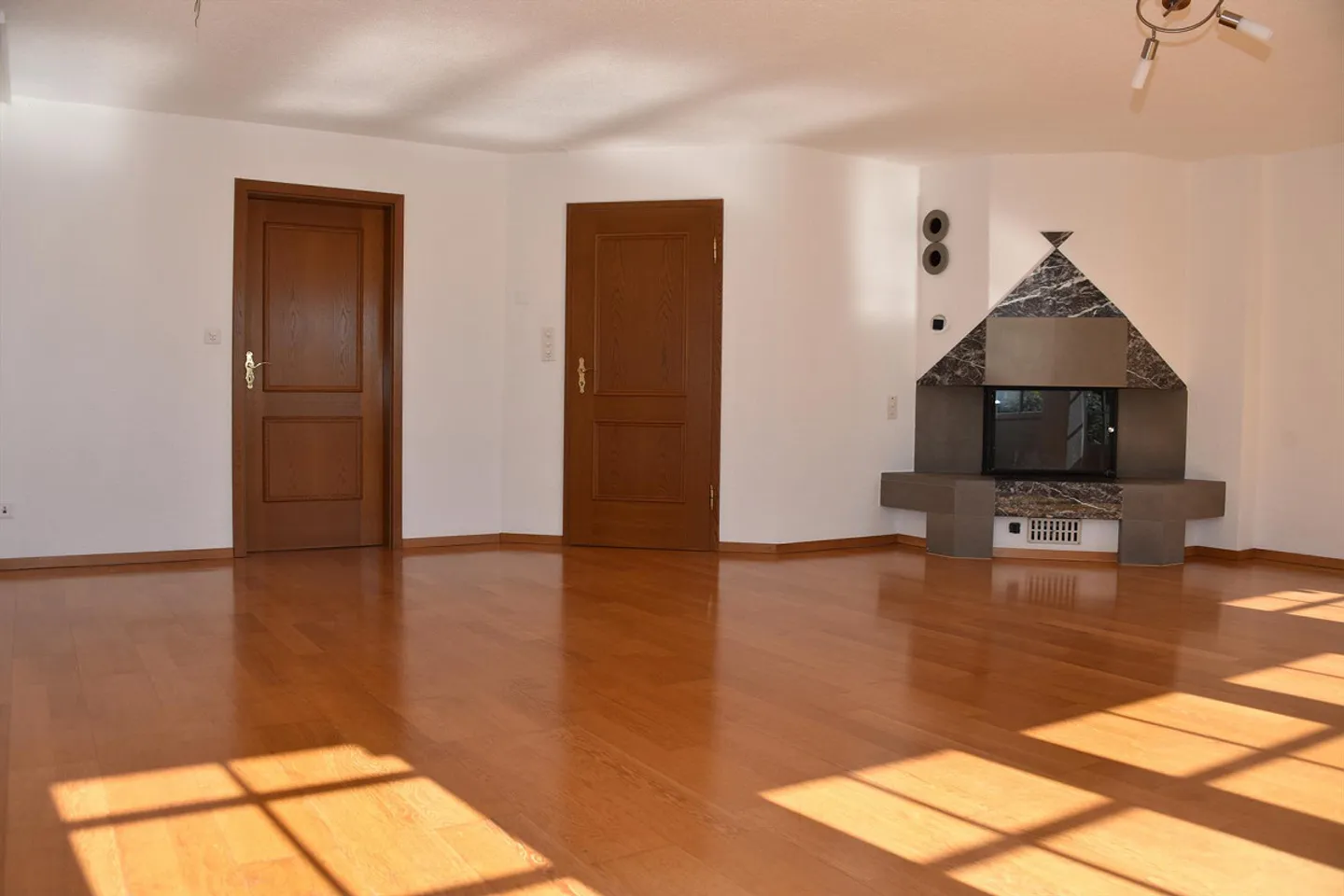 Einmaliges Wohnhaus mit toller Aussicht - Foto 8 von 25