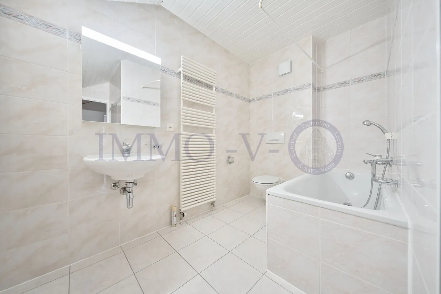 SPAZIOSO DUPLEX CON POSIZIONE IDEALE - Foto 8 di 8