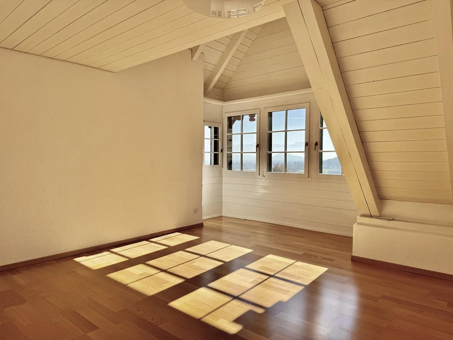 Einmaliges Wohnhaus mit toller Aussicht - Foto 14 von 25