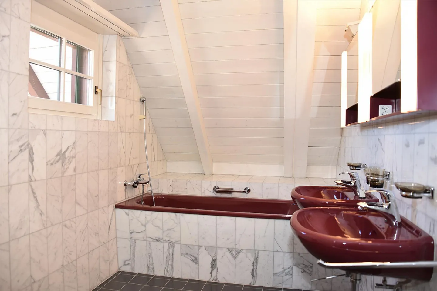 Einmaliges Wohnhaus mit toller Aussicht - Foto 16 von 25