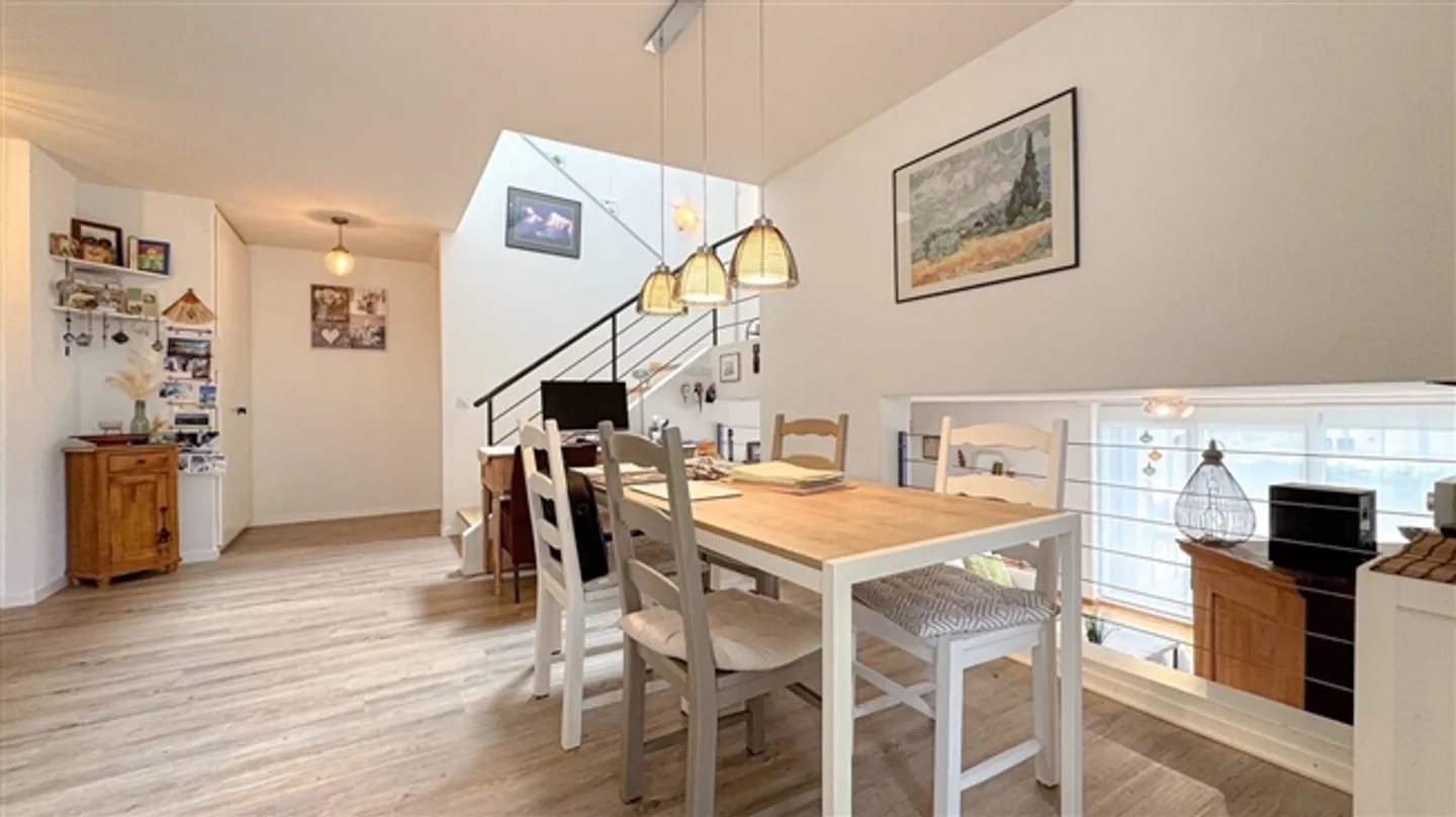 Charmante Maison Mitoyenne dans un Endroit Calme avec Vue sur le Moléson - Photo 5 sur 13