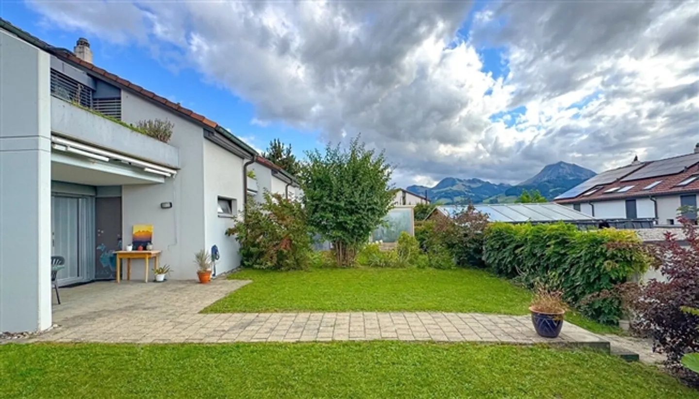 Charmante Maison Mitoyenne dans un Endroit Calme avec Vue sur le Moléson - Photo 9 sur 13