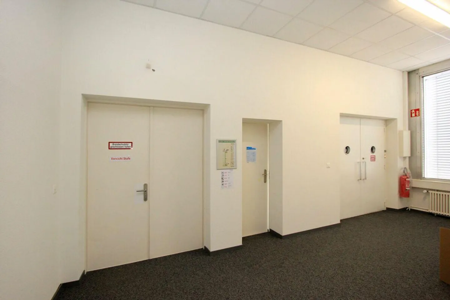 Edificio commerciale e per uffici attraente in posizione privilegiata - Foto 25 di 30