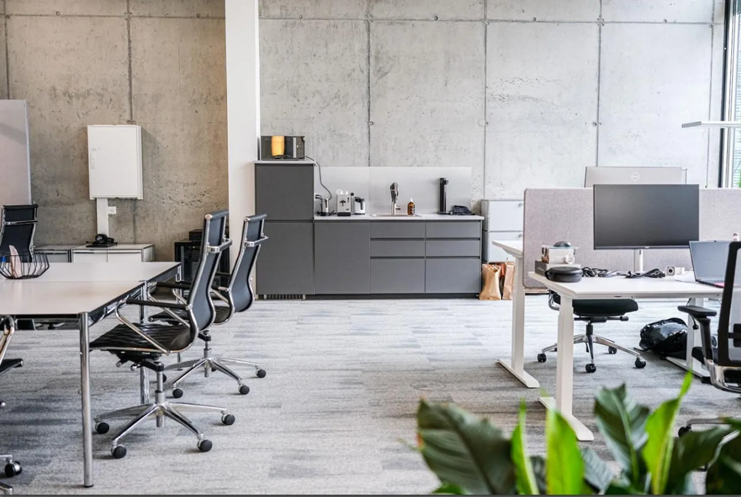 Bureaux exclusifs avec co-working, restaurant et salles de conférence - Photo 4 sur 4