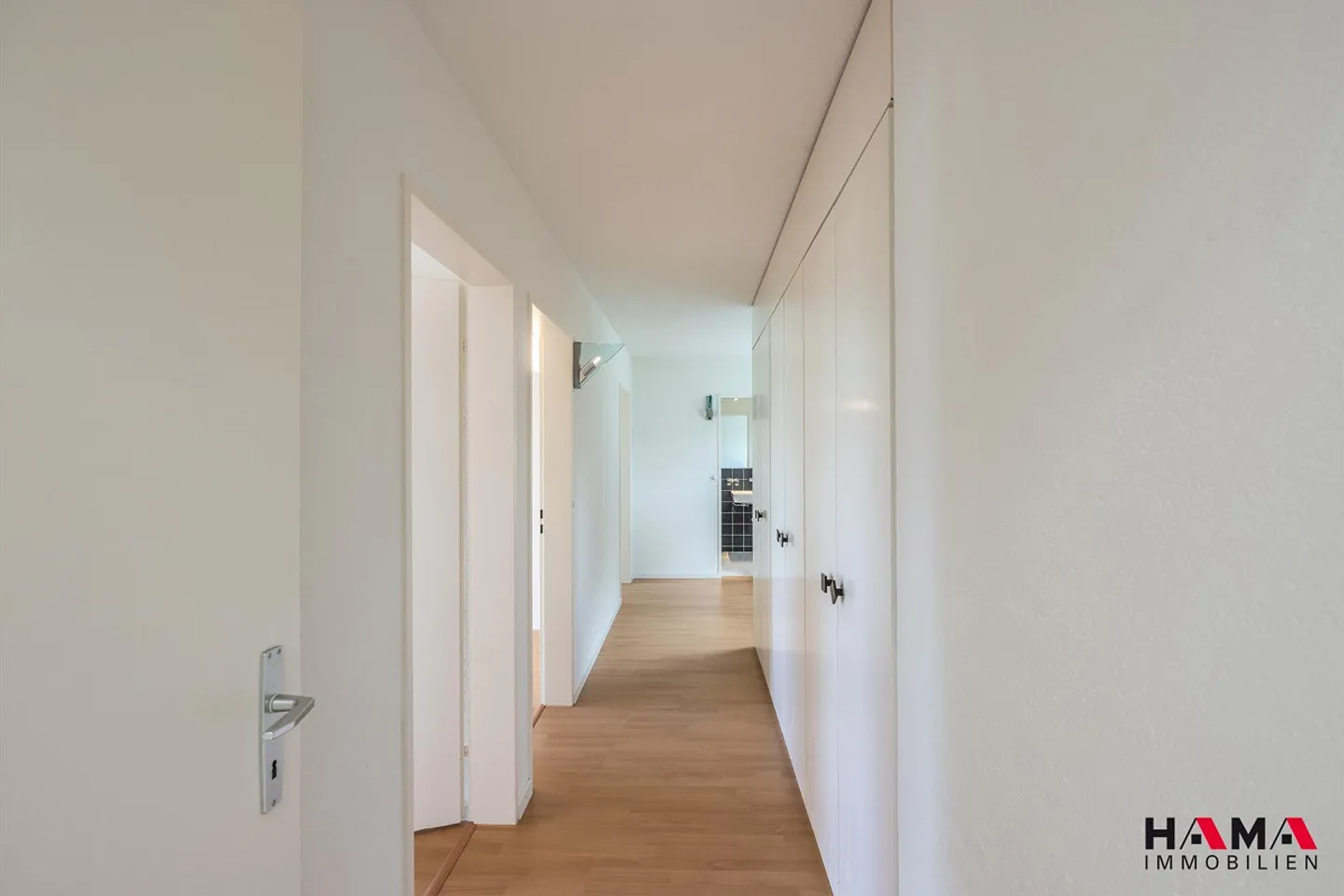 Geräumiges 6.5-Zimmer-Terrassenhaus mit Sauna und Pool an bester Lage in Zofingen zu vermieten - Foto 7 von 30