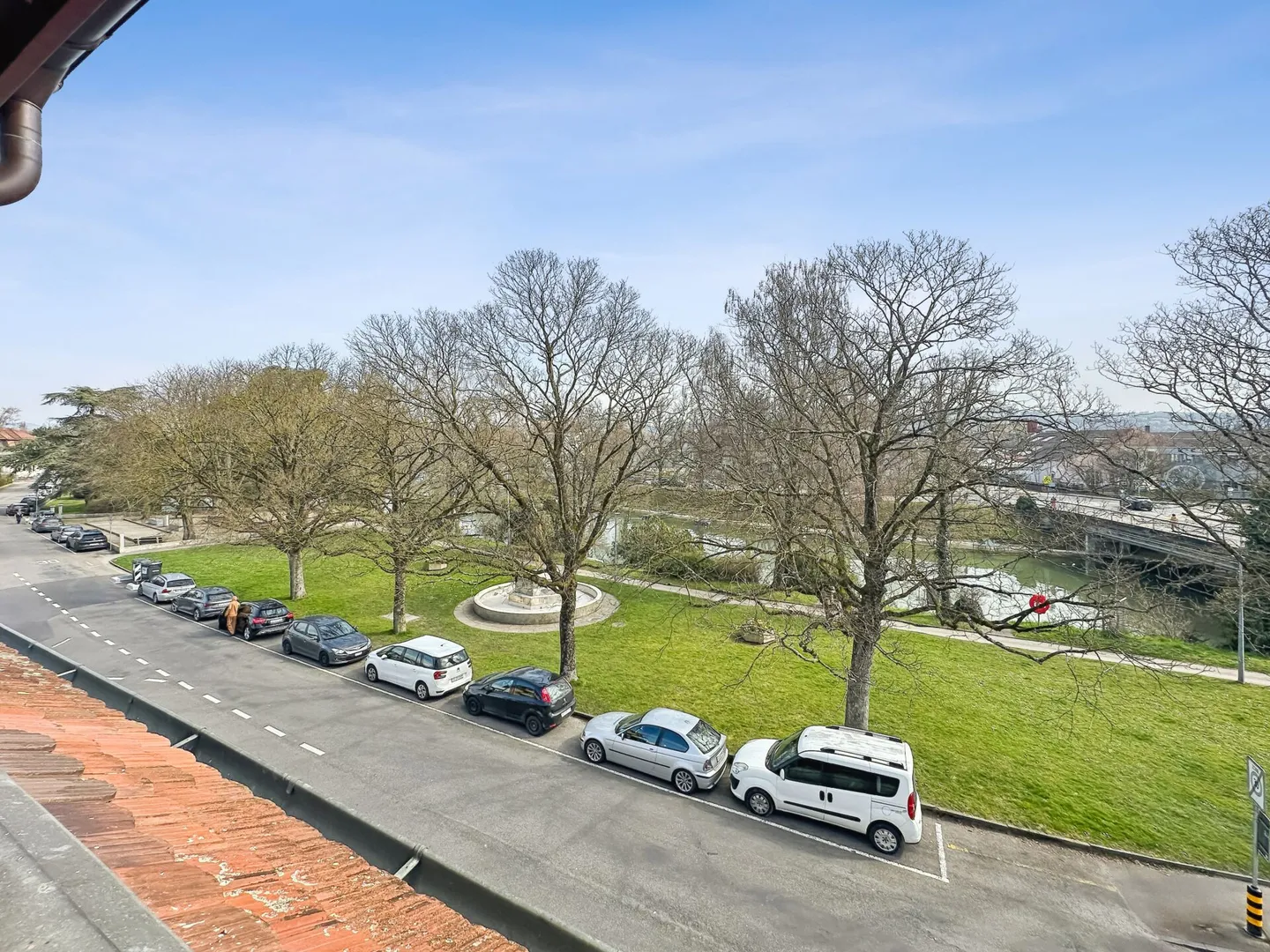 Apartment with 5.5 rooms in the attic, opposite the Thielle - Photo 16 of 16