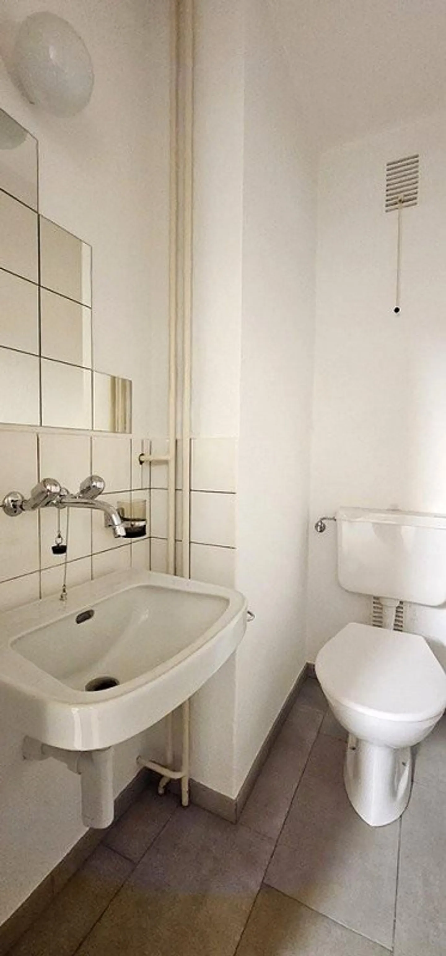 A few minutes walk from the city center - Photo 6 of 9