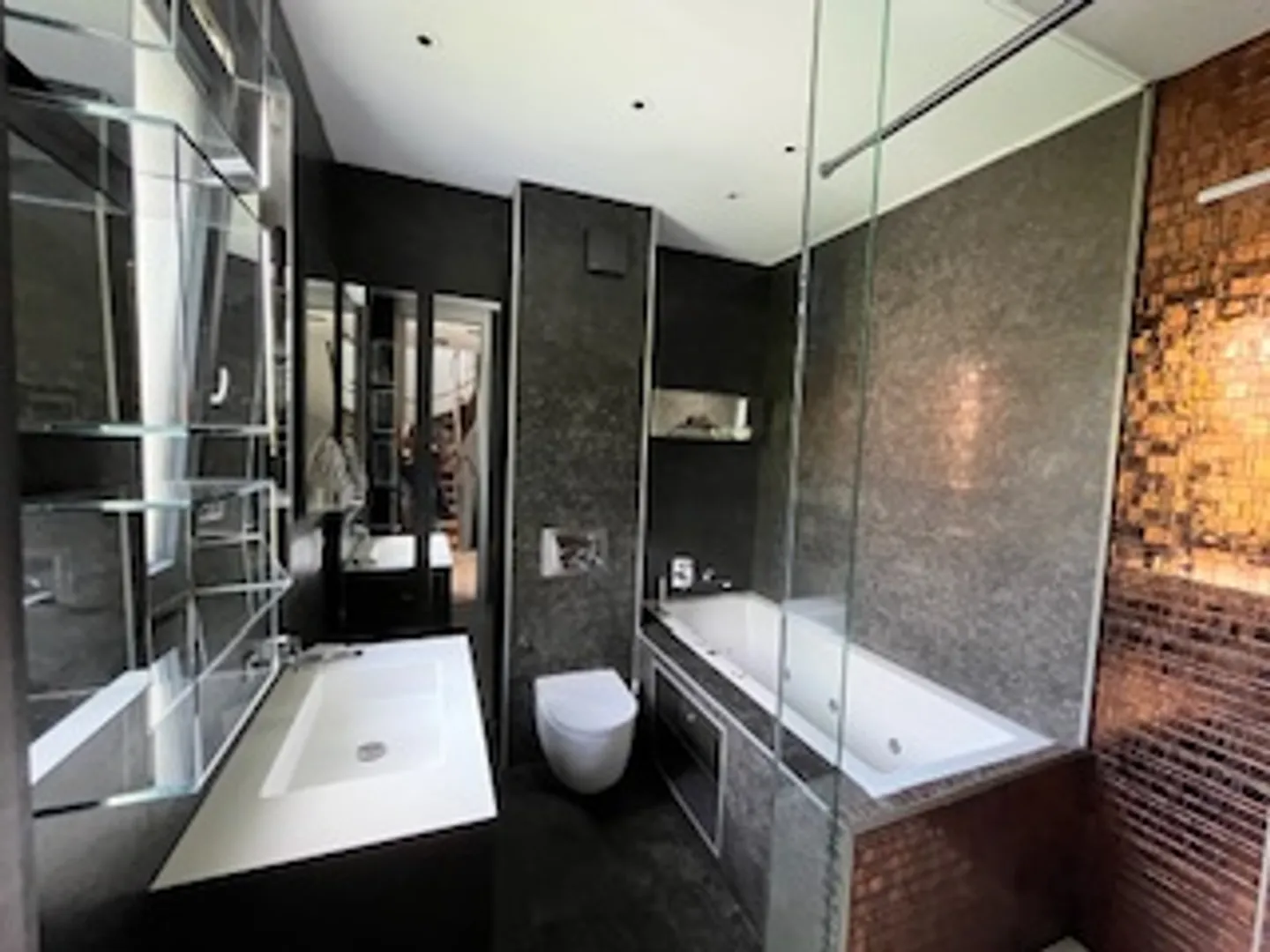 9-Zimmer-Haus - Foto 6 von 8