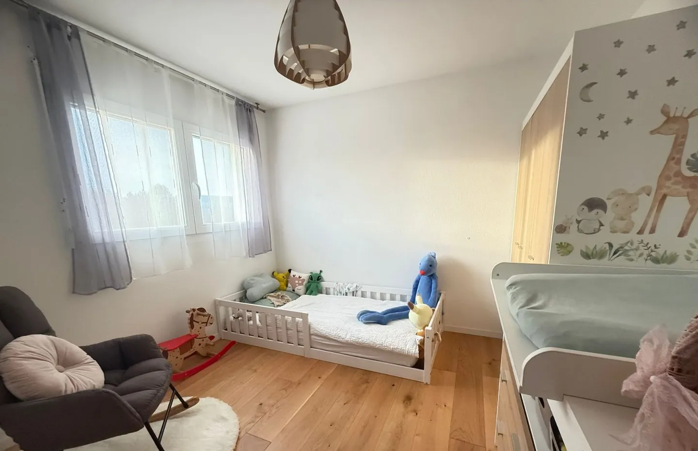 Prächtige 4,5-Zimmer-Wohnung in Trey - Neubau 2021 - Foto 15 von 21