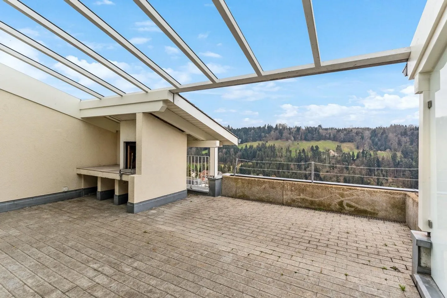 Una casa da sogno con vista sulle montagne e sul verde - Foto 1 di 10