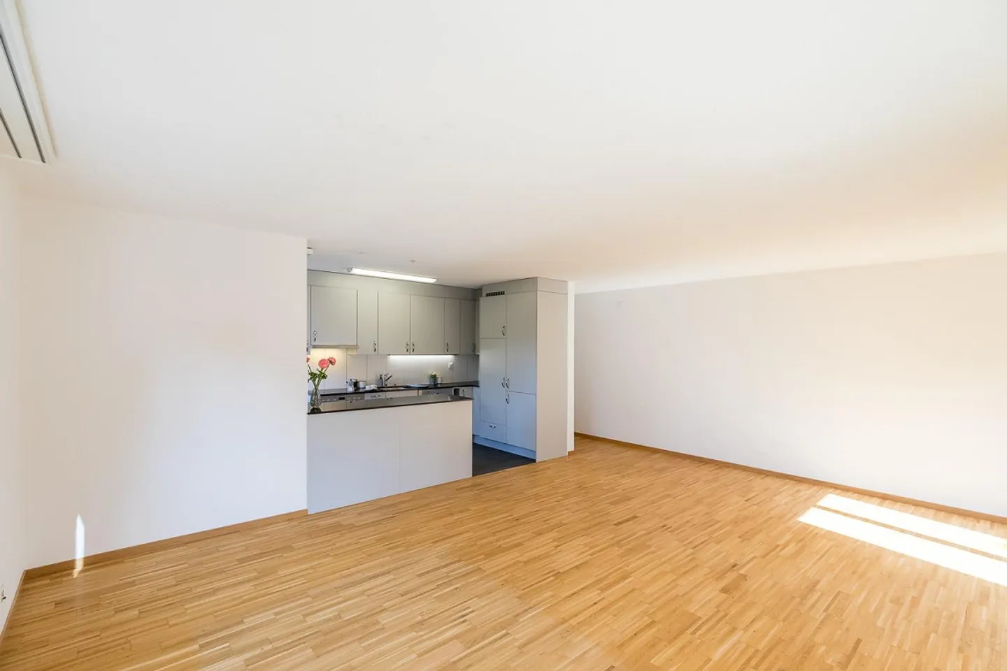Grosszügige Attika-Wohnung an zentraler Lage! - Photo 3 of 9