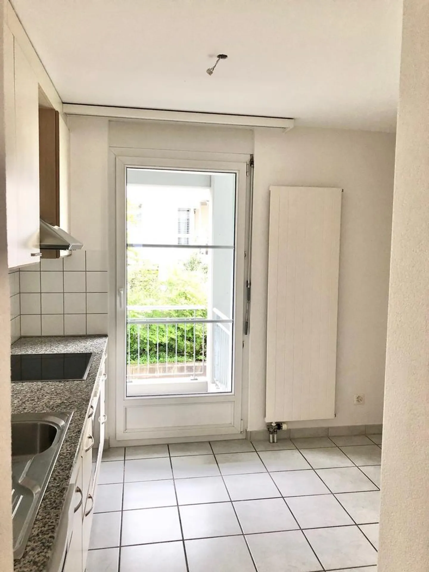 Appartamento accogliente di 3 1/2 stanze con balcone cerca nuovi inquilini ... - Foto 2 di 8