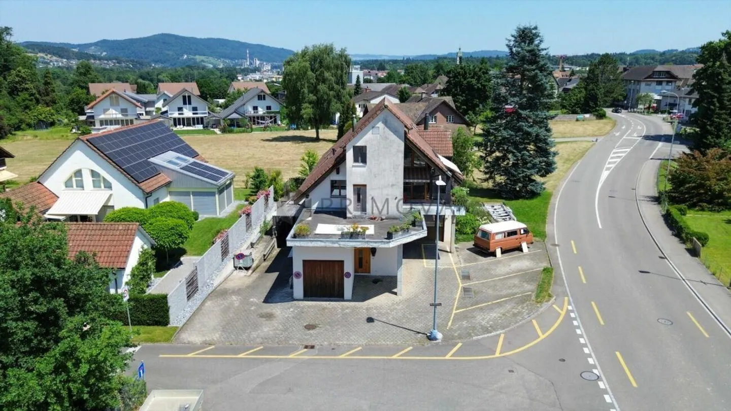 Vivre et travailler sous un même toit - Opportunité d'investissement intéressante... - Photo 2 sur 12