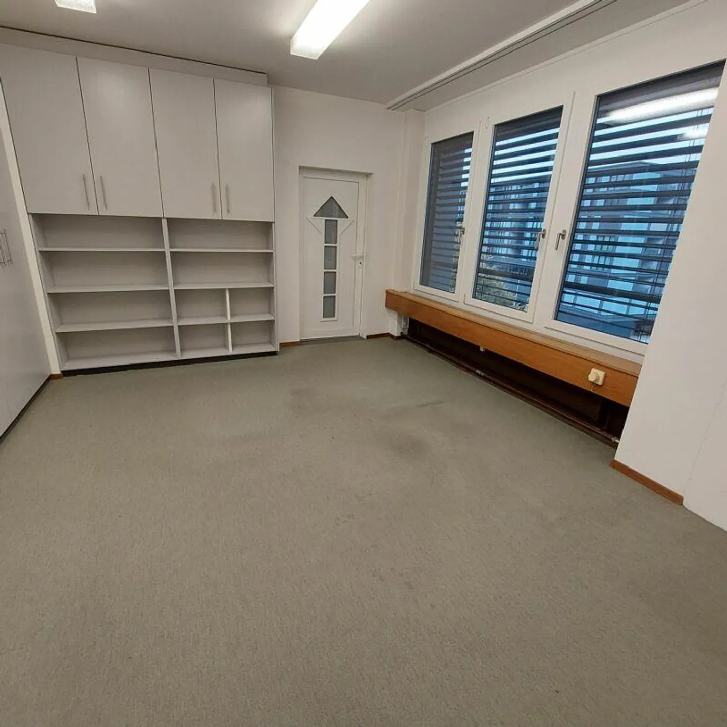 Temporary Living/Working Directly at Sursee Train Station - Photo 4 of 6