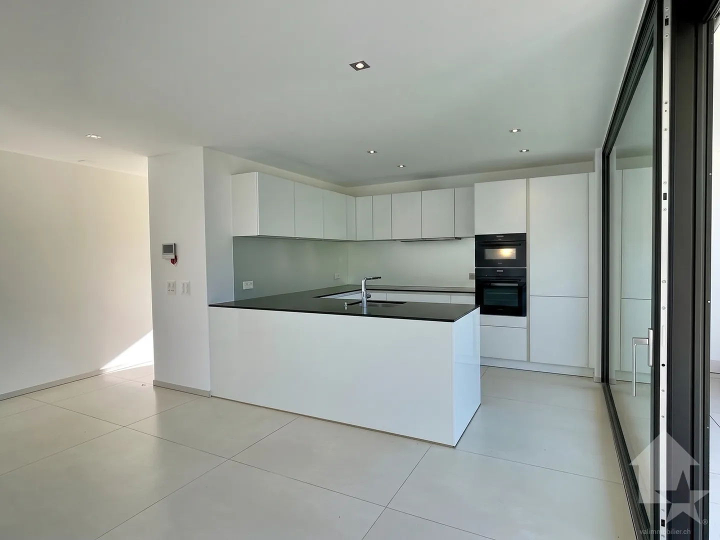 Appartement contemporain sur les hauts de Sierre avec vue panoramique - Foto 6 von 19
