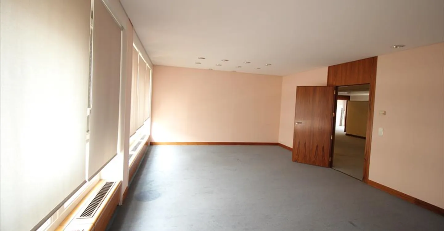 Bureau à louer - Photo 2 sur 7