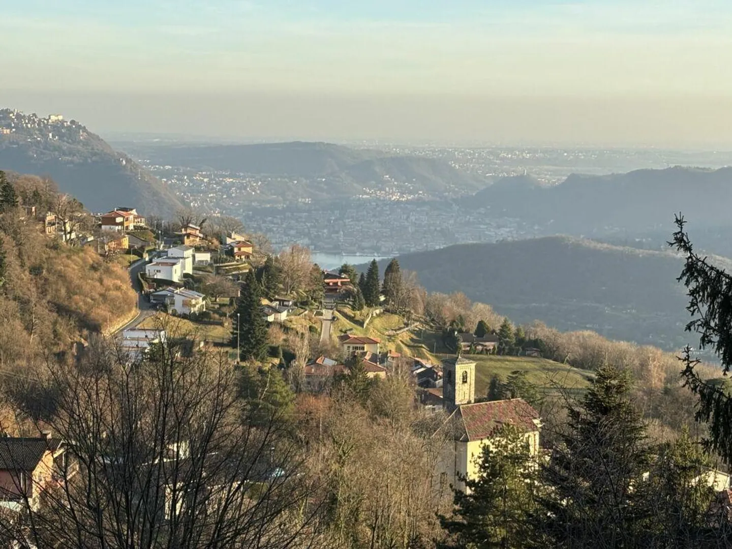 Casa unifamiliare da ristrutturare in una posizione tranquilla e isolata - Foto 11 di 12