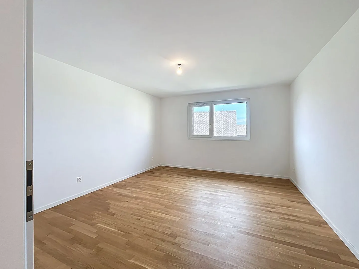 Apartment with 3.5 rooms + office space - Photo 6 of 9