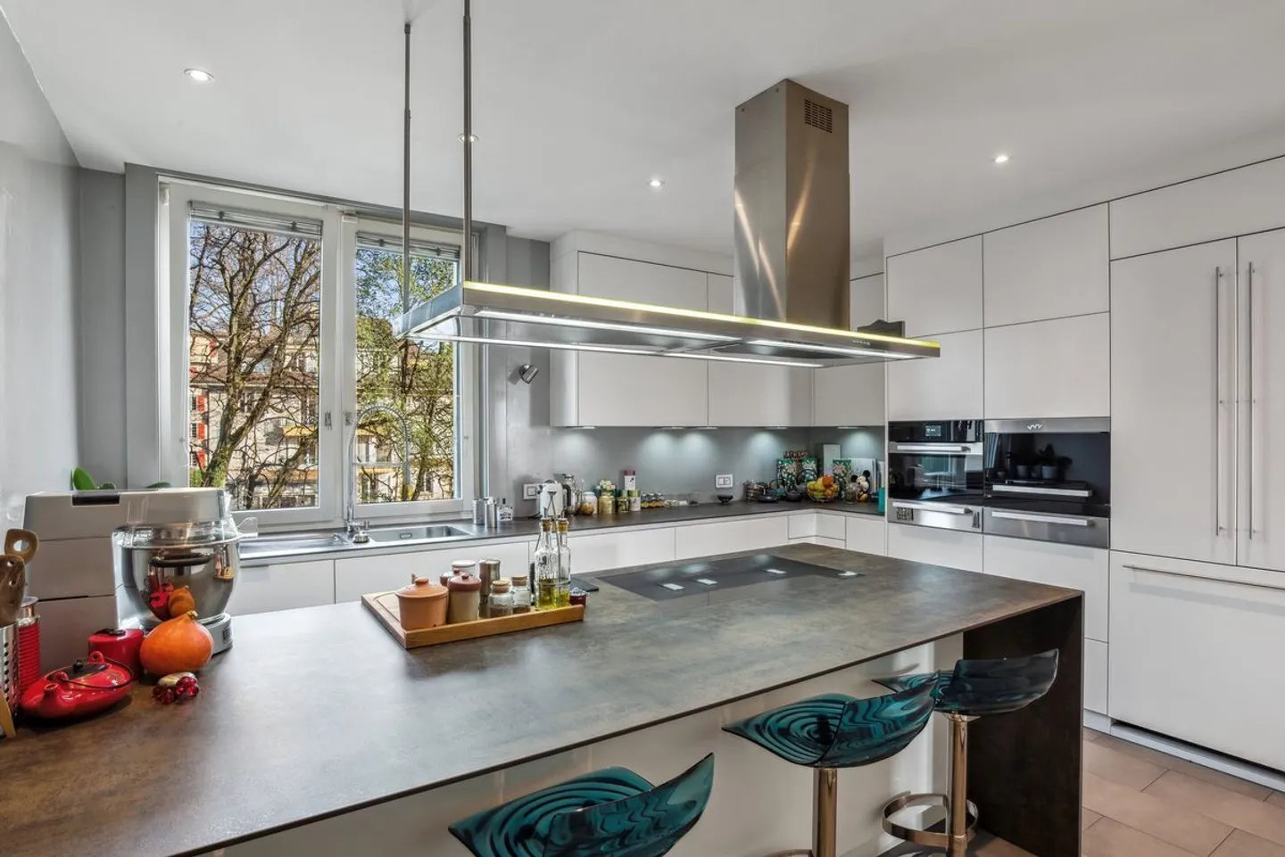 Appartamento di lusso di 265 m2 in una residenza con vista panoramica e piscina privata sul tetto - Foto 4 di 13