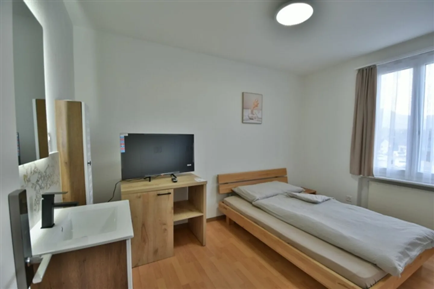 Furnished Studio Rooms for Short or Long Term Rent! - Photo 10 of 13