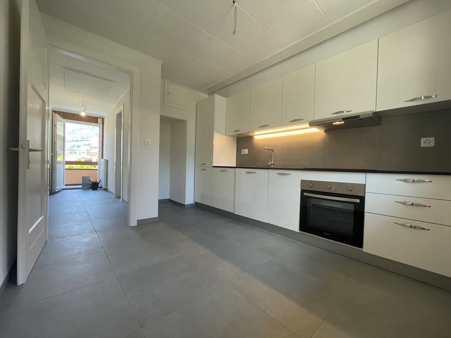 Carino duplex di 3,5 stanze recentemente ristrutturato - Foto 3 di 11
