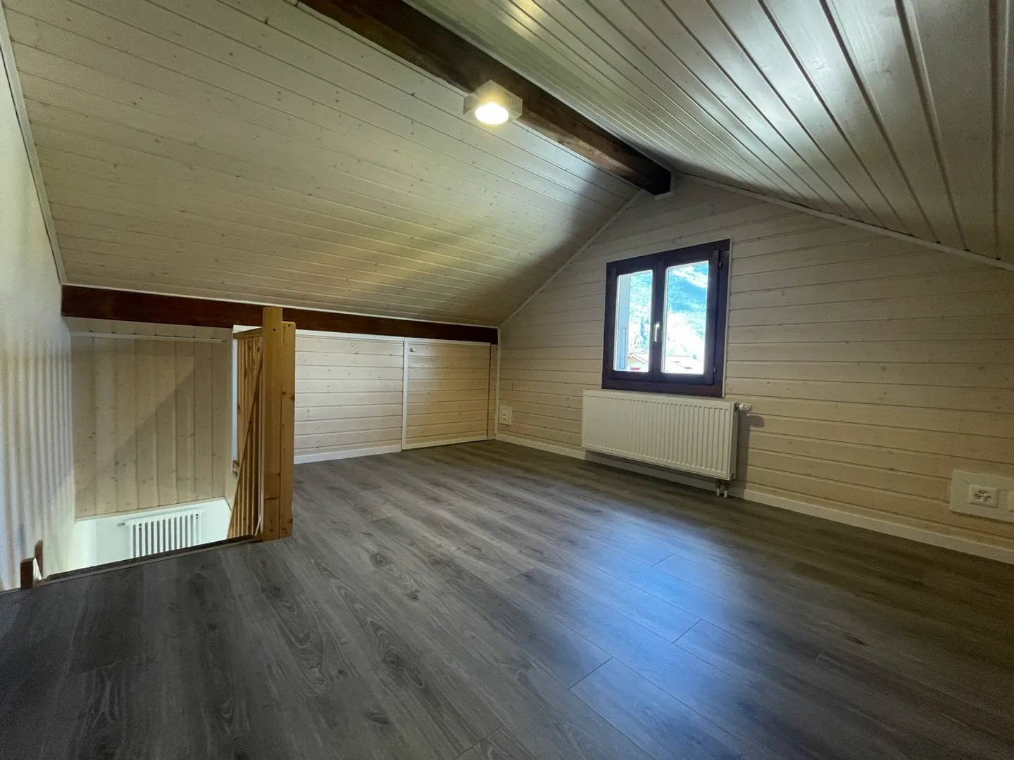 Carino duplex di 3,5 stanze recentemente ristrutturato - Foto 6 di 11