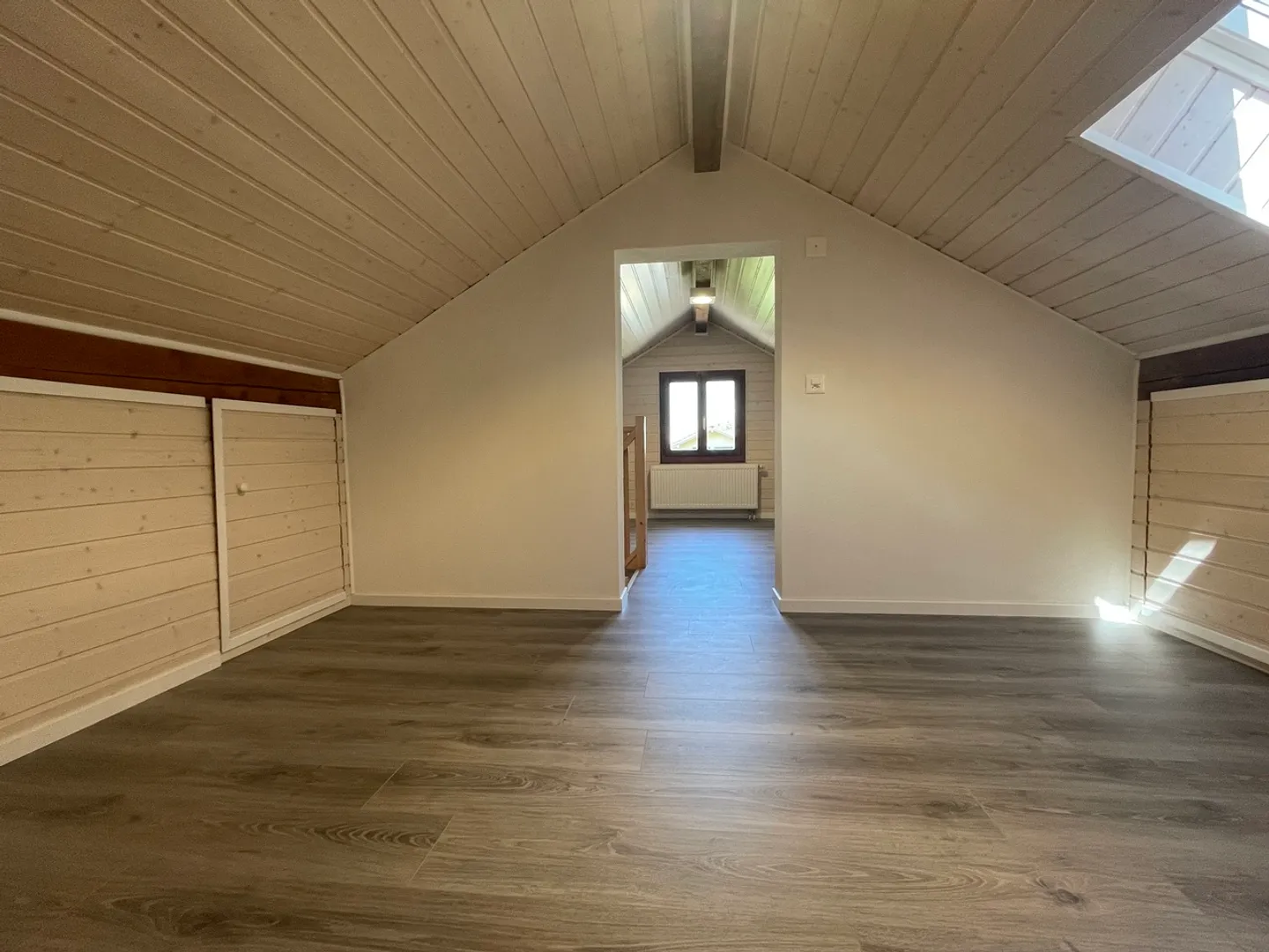 Carino duplex di 3,5 stanze recentemente ristrutturato - Foto 8 di 11