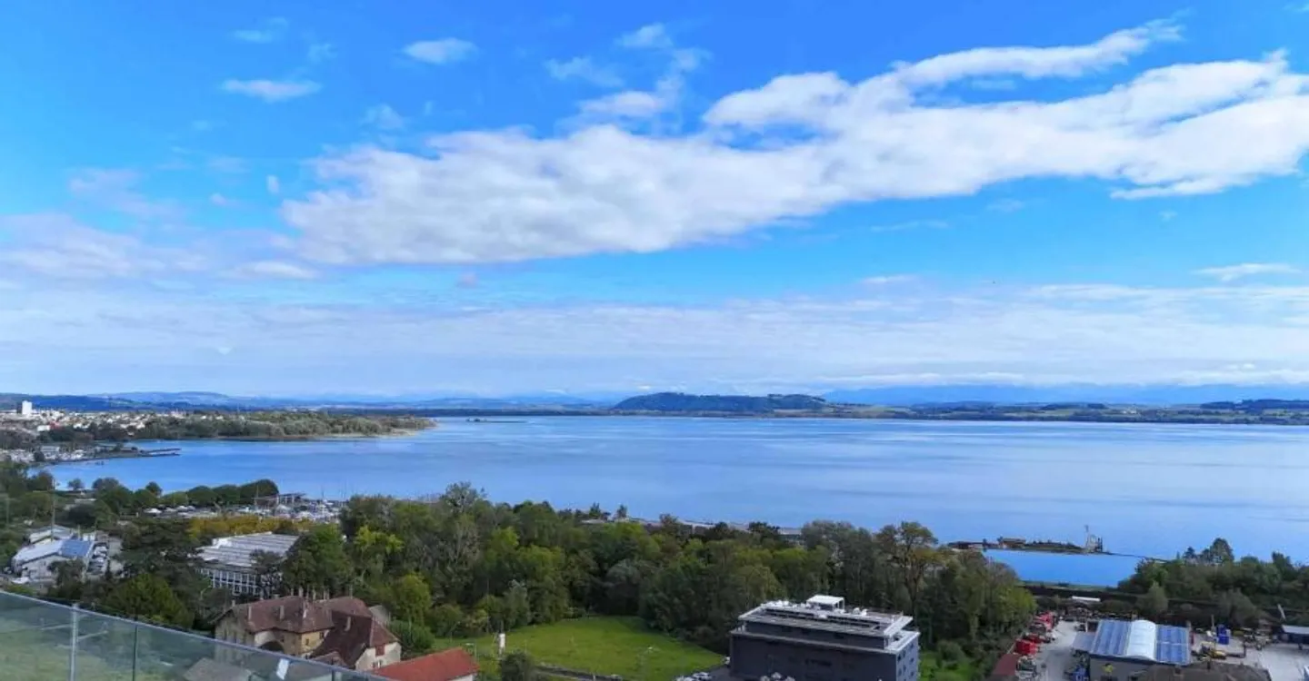 Luxuriöse Penthouse mit 6,5 Zimmern mit Blick auf den See und die Berge - Foto 1 von 4