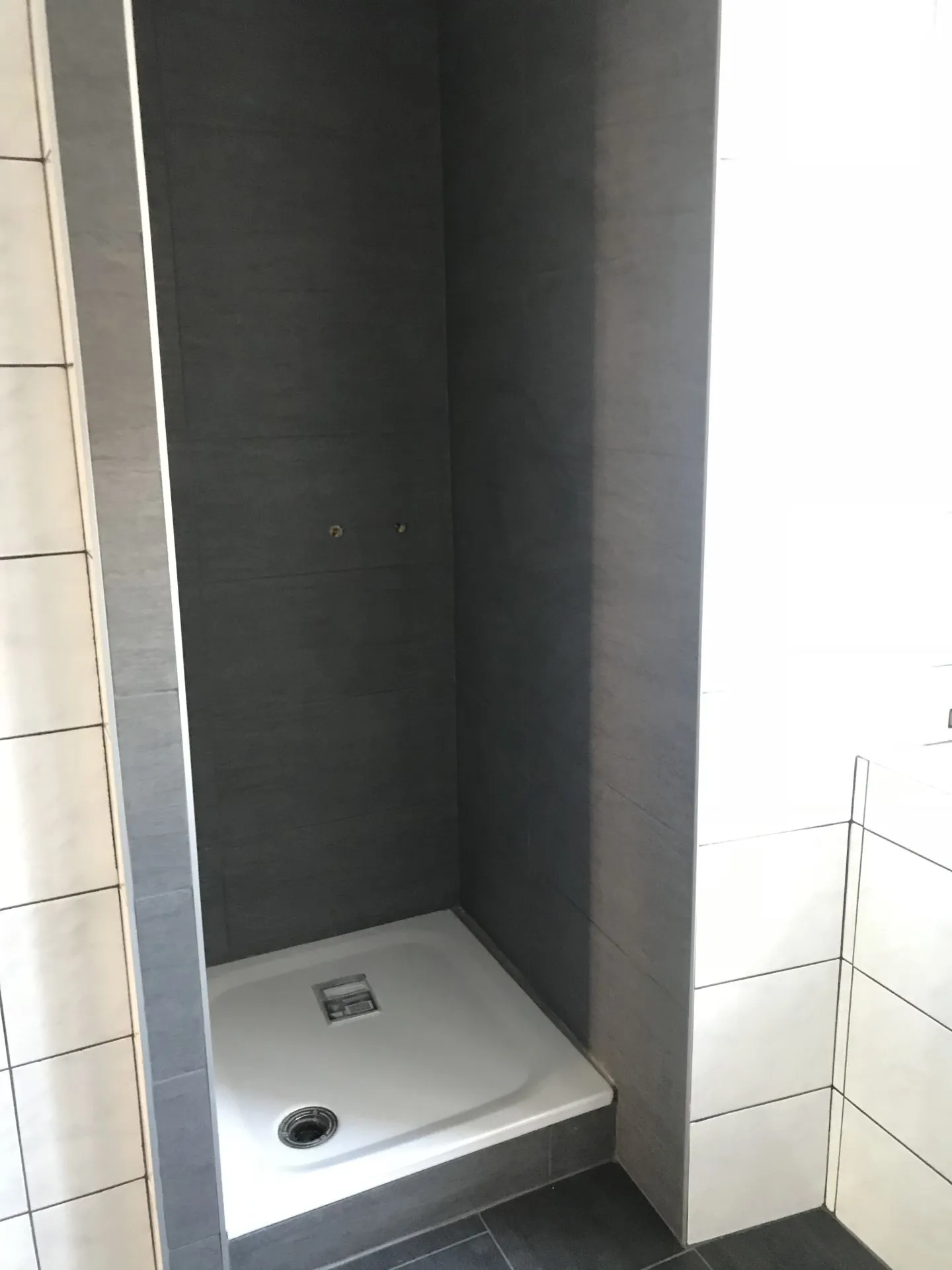 Los von 2 Wohnungen zu verkaufen in der Gemeinde St-Léonard (VS)!!! Absolut zu ergreifen. - Foto 5 von 6