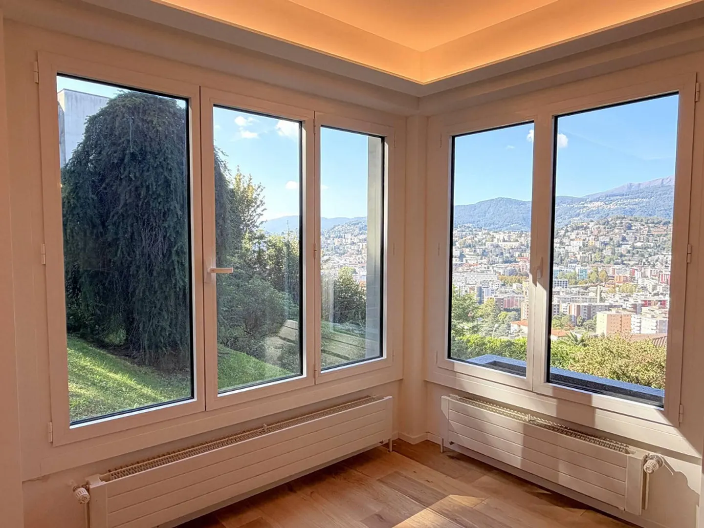 Viganello haut, appartement trois pièces rénové avec espace extérieur - Photo 2 sur 13
