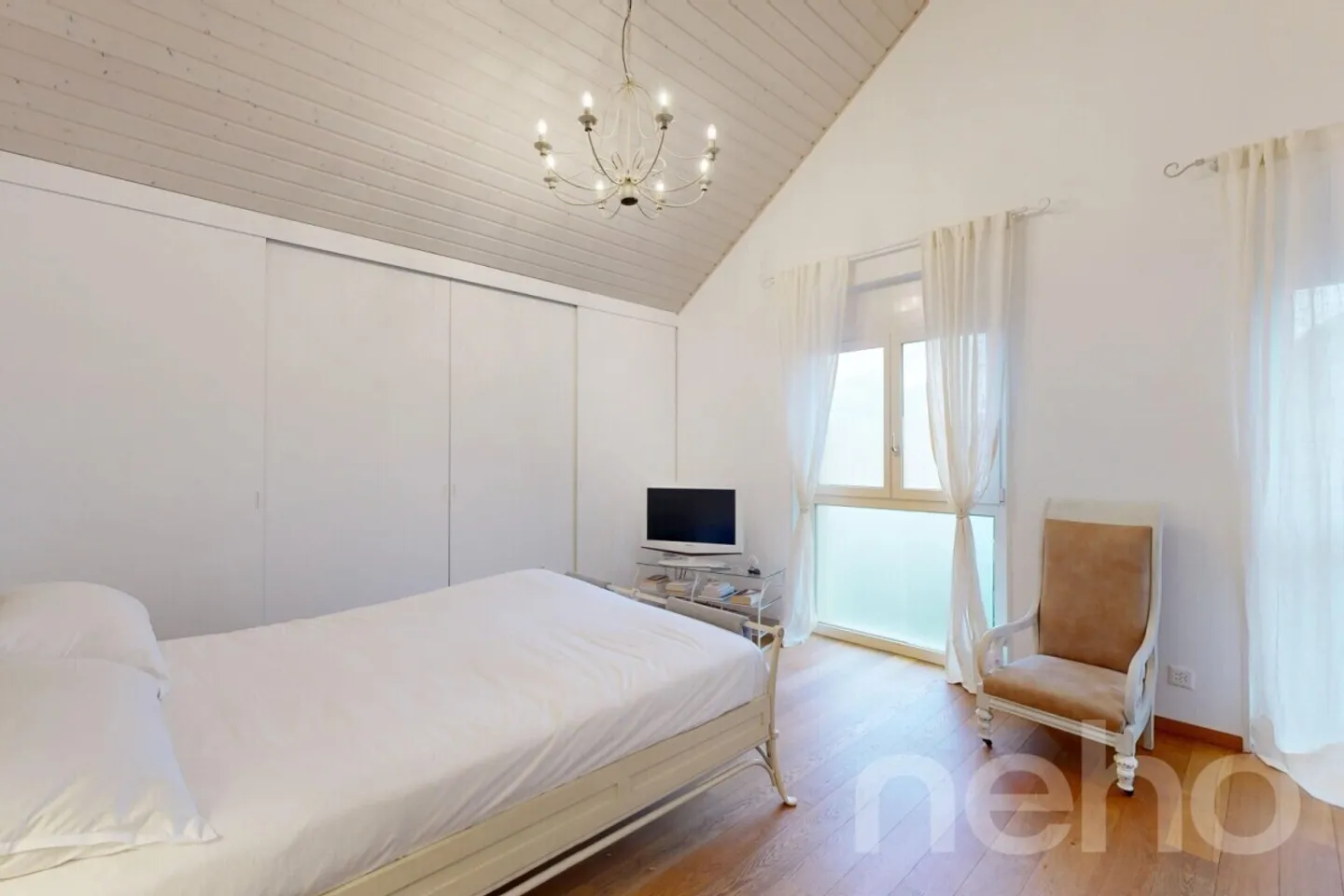 The privilege of a villa designed for well-being - Photo 11 of 12